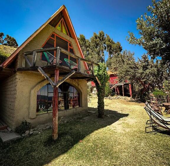 پانسیون Hostal Sol Y Lago