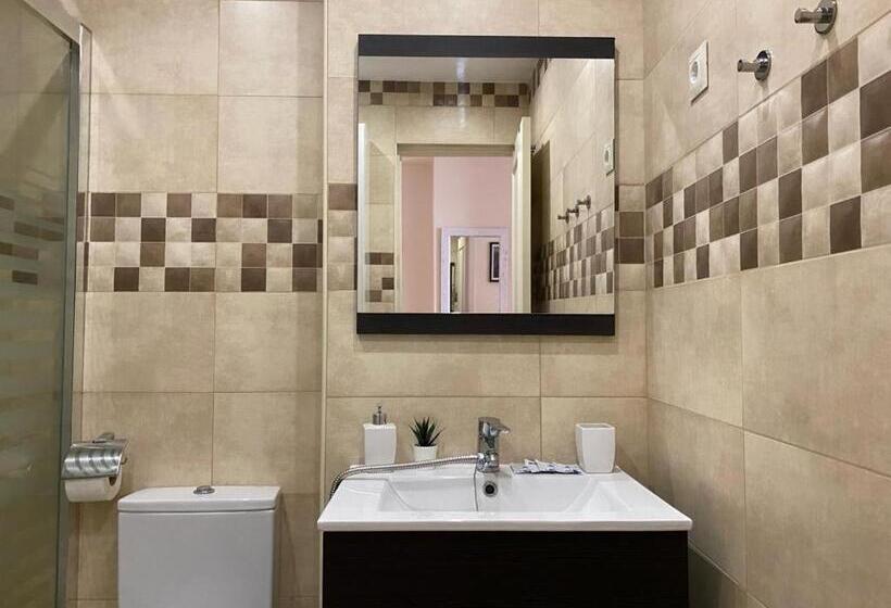 استراحتگاه Apartamentos Benal Beach Group