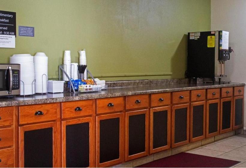 فندق Amerivu Inn And Suites Shawano Wi