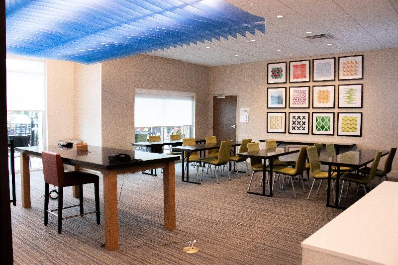 בית מלון כפרי Holiday Inn Express & Suites Tuscaloosa East, An Ihg