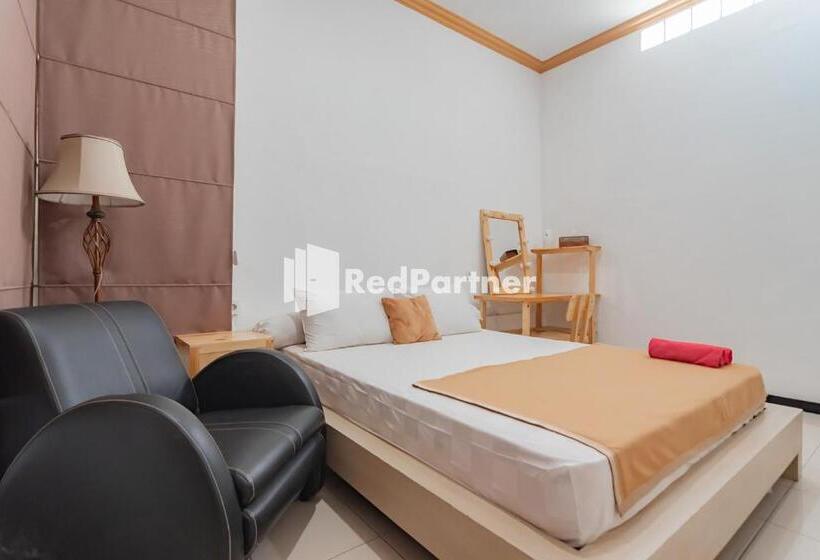 هتل Langkar Guest House Syariah Mitra Reddoorz