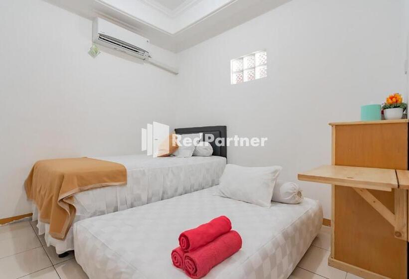 هتل Langkar Guest House Syariah Mitra Reddoorz