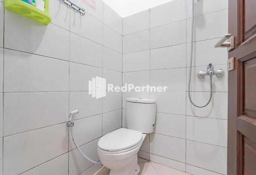 هتل Langkar Guest House Syariah Mitra Reddoorz