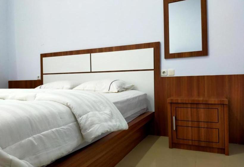 فندق Reddoorz @ Sunset Resort Bau Bau