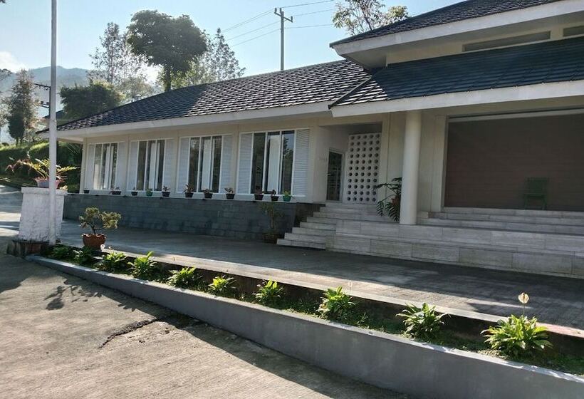 فندق Resort Agrowisata Perkebunan Tambi