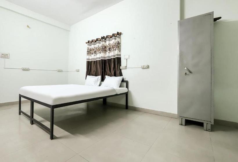 בית מלון כפרי Spot On 78169 Lotus Service Apartment