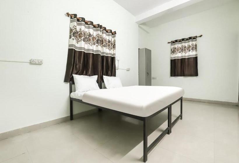 בית מלון כפרי Spot On 78169 Lotus Service Apartment