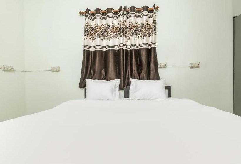 בית מלון כפרי Spot On 78169 Lotus Service Apartment