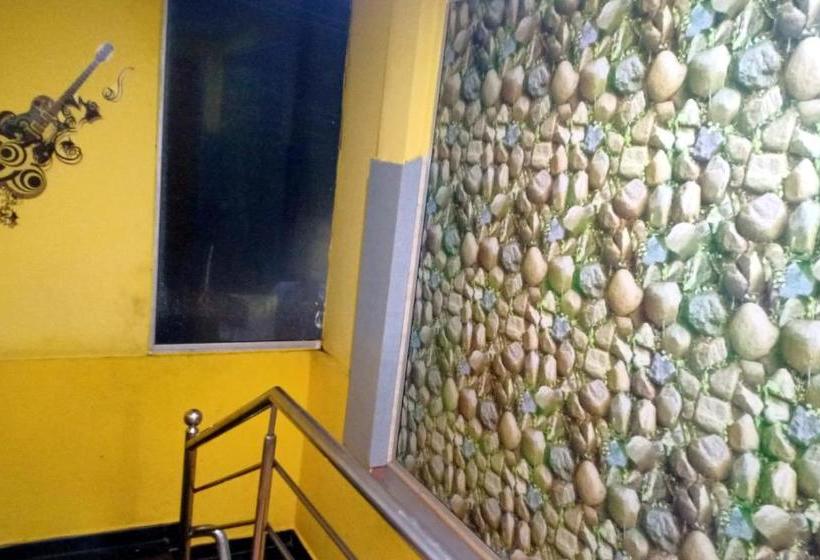 בית מלון כפרי Yelagiri Residency Pure Veg