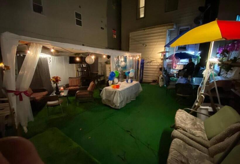 بنسيون Charming 2 Bedrooms Apt 10 Mins To Nycity