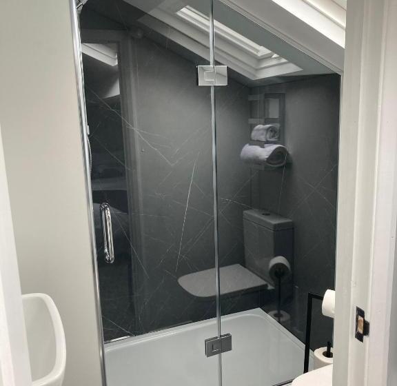 هتل Abbey Court Guest House