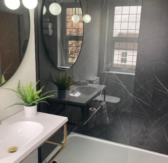 هتل Abbey Court Guest House