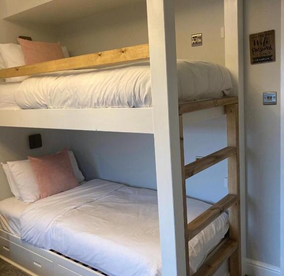 هتل Abbey Court Guest House