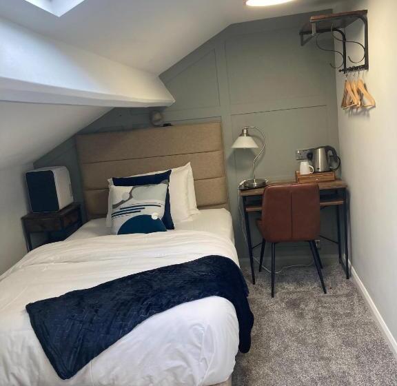 هتل Abbey Court Guest House