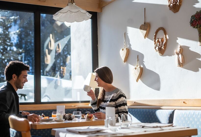 هتل Ambiez Residence