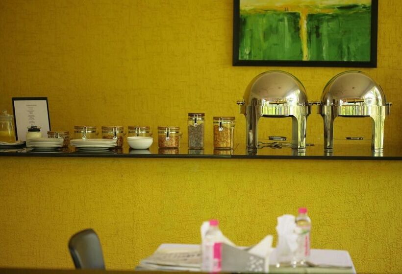 בית מלון כפרי Justa Off Mg Road