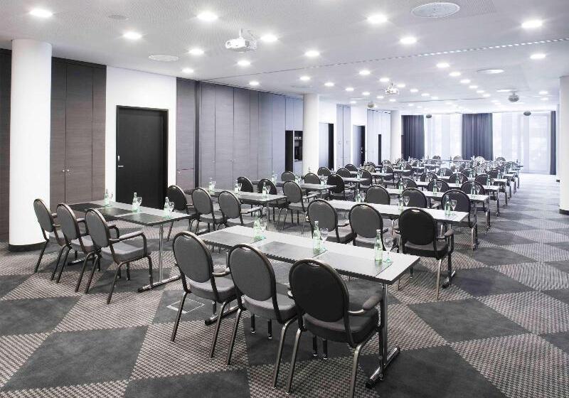 Mövenpick Hotel Stuttgart Airport