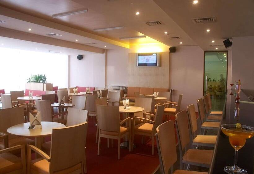 בית מלון כפרי Radha Hometel