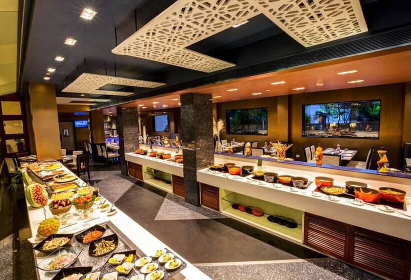 בית מלון כפרי Radha Regent, Chennai