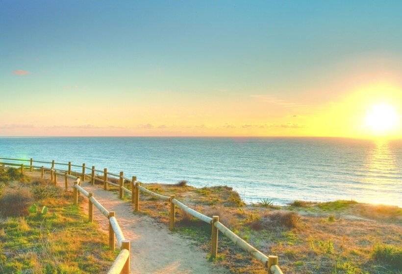 Отель The Lodge At Torrey Pines