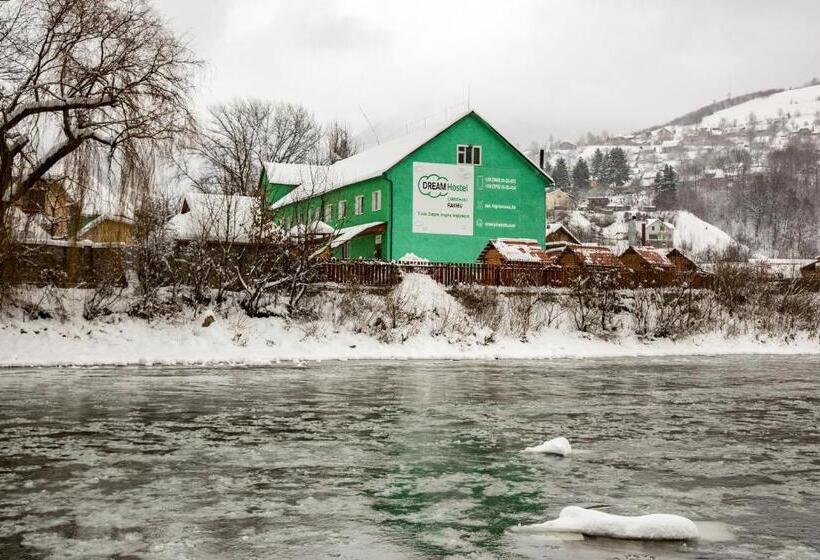 Dream Hostel Carpathians Rakhiv