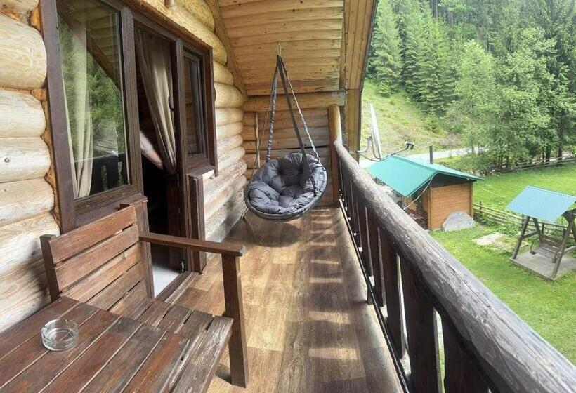 ホテル верховинський водограй