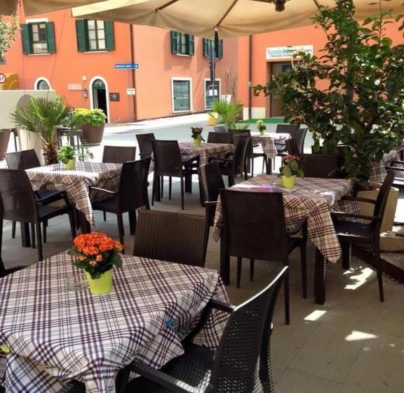 فندق Antica Campione Rooms & Hostel