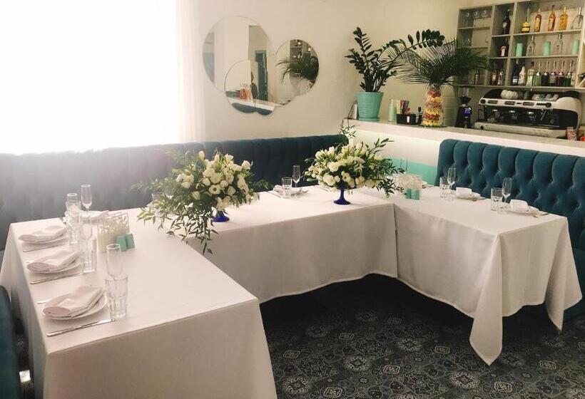 فندق Biruza Club