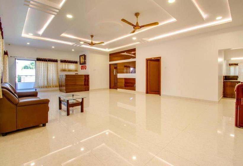 בית מלון כפרי Capital O 37958 Rvn Guest Inn