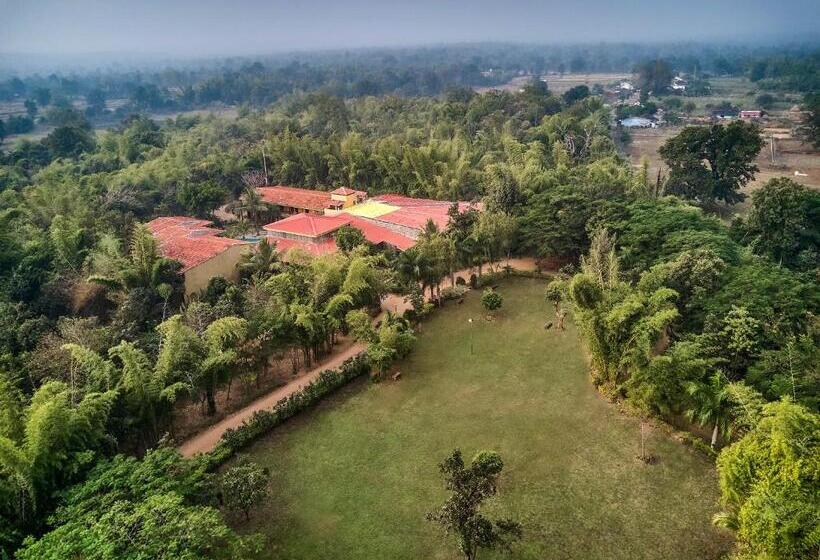 Отель Welcomheritage Jungle Home Pench