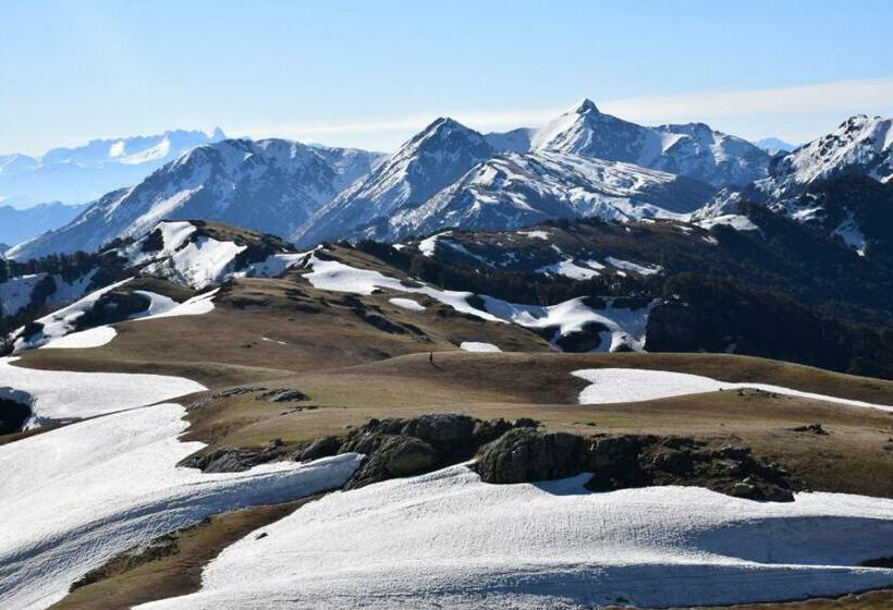 渡假胜地  Kudrat   A Boutique Homestay  Tirthan Valley