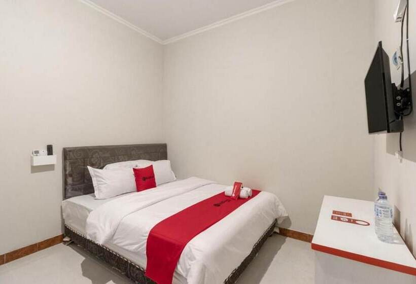 هتل Reddoorz Near Babarsari 2