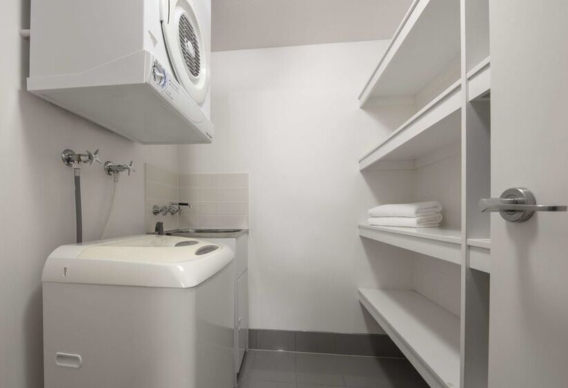 هتل Oaks Brisbane On Charlotte Suites