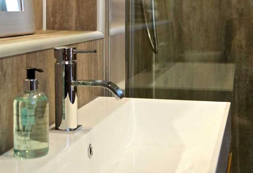 ホテル The Tower Gastro Pub & Apartments