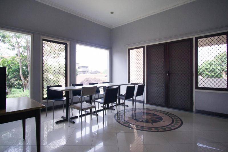 بنسيون Reddoorz Near Rumah Sakit Baptis Kediri