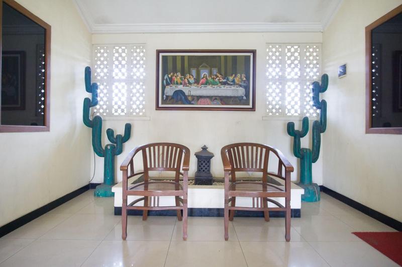 بنسيون Reddoorz Near Rumah Sakit Baptis Kediri