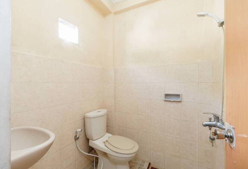 پانسیون Reddoorz @ Parapat