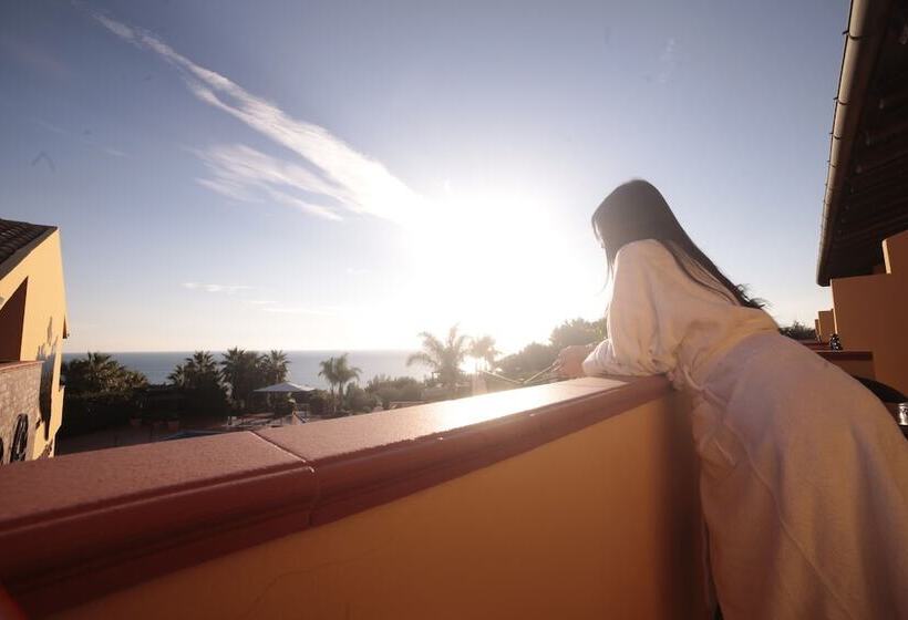 هتل Baia Di Ulisse Wellness & Spa