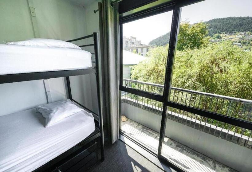 בית מלון כפרי Base Backpackers Queenstown