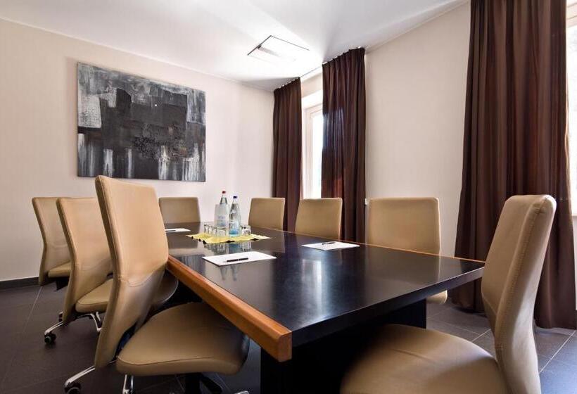 Th Assisi   Hotel Cenacolo