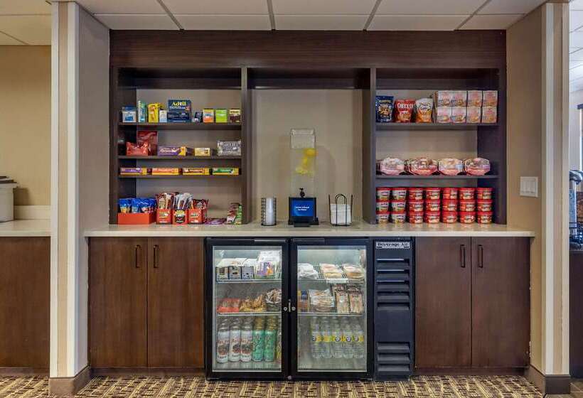 Отель Comfort Inn & Suites Gateway To Glacier National Park