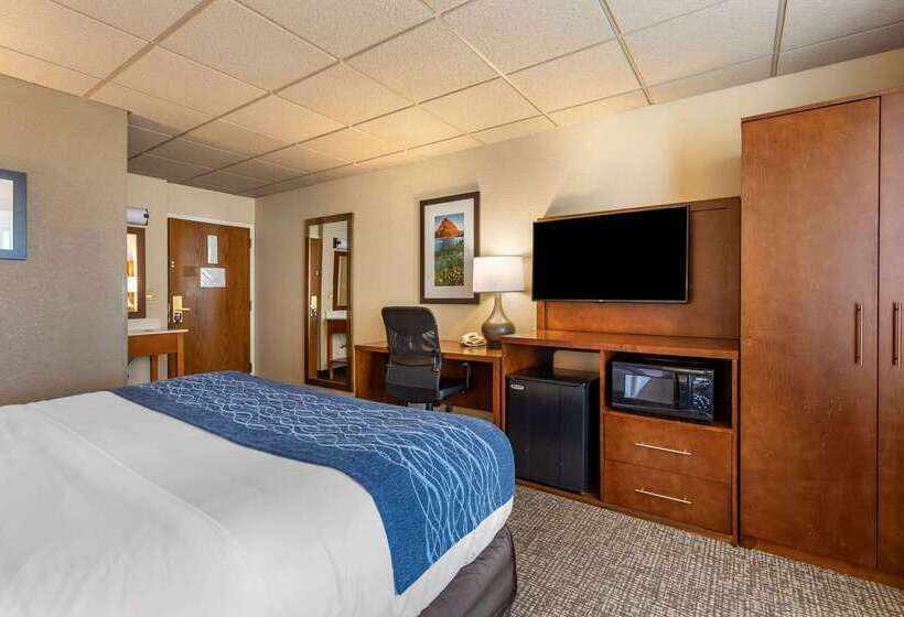 Отель Comfort Inn & Suites Gateway To Glacier National Park