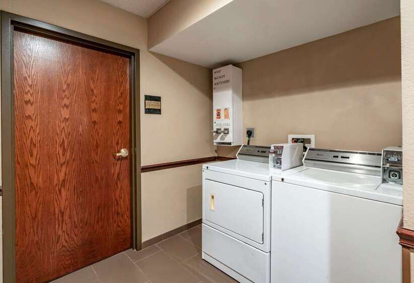 酒店 Comfort Inn & Suites St. Louiso Fallon