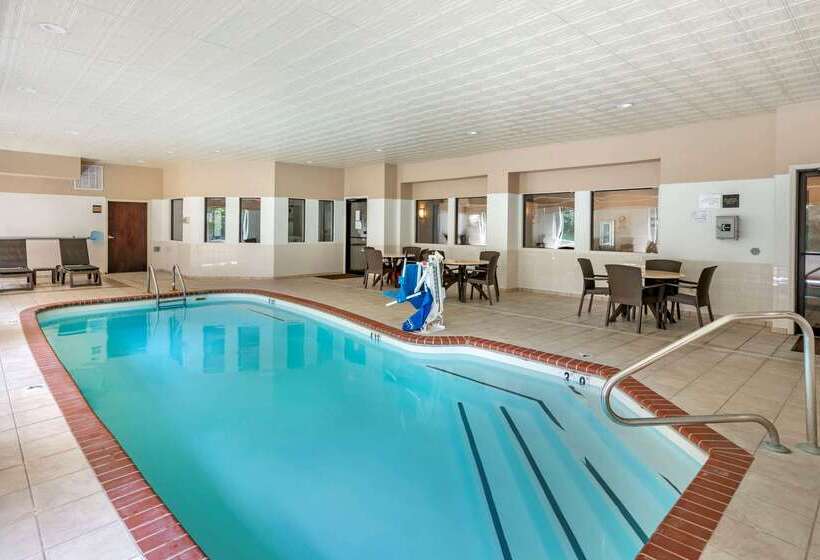 酒店 Comfort Inn & Suites St. Louiso Fallon