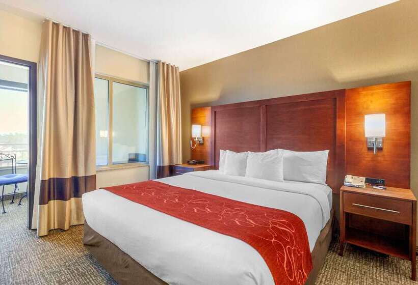 בית מלון כפרי Comfort Suites Glendale   State Farm Stadium Area