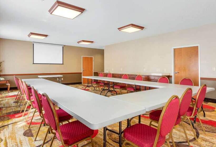 בית מלון כפרי Comfort Suites Stevensville  St. Joseph