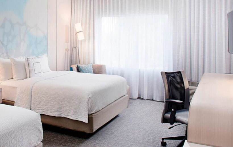 فندق Courtyard By Marriott West Palm Beach Airport