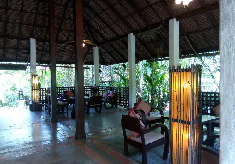 هتل Fern Resort Mae Hong Son