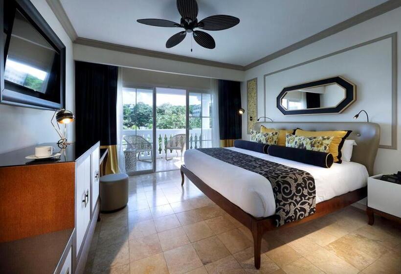 Grand Palladium Lady Hamilton Resort & Spa - All Inclusive