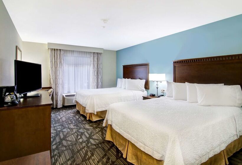 هتل Hampton Inn & Suites Saint John